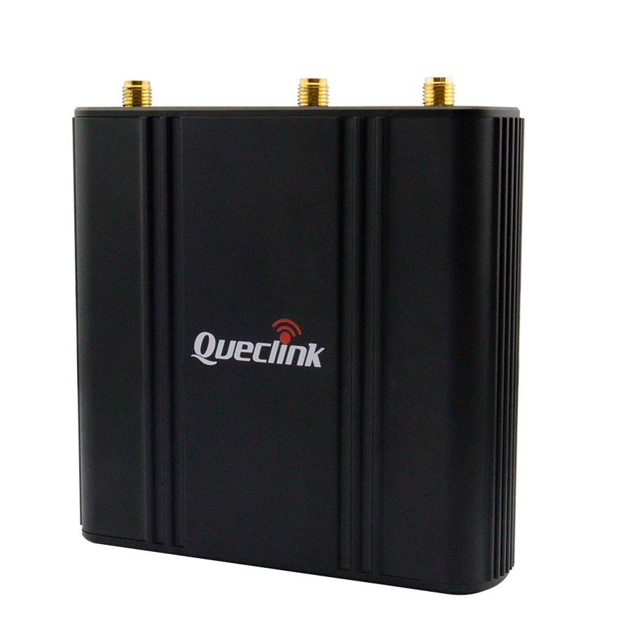 Router industrial Queclink WR100LAU con antenas